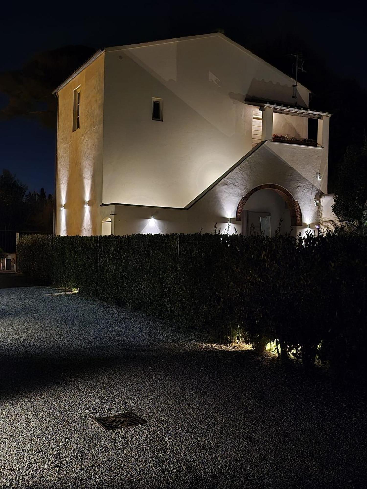La Villa Apartments Tinaia - Excellent For Sardegna & Corsica - 6-8 Beds - Private Parking Included With Camera Livorno Exterior foto