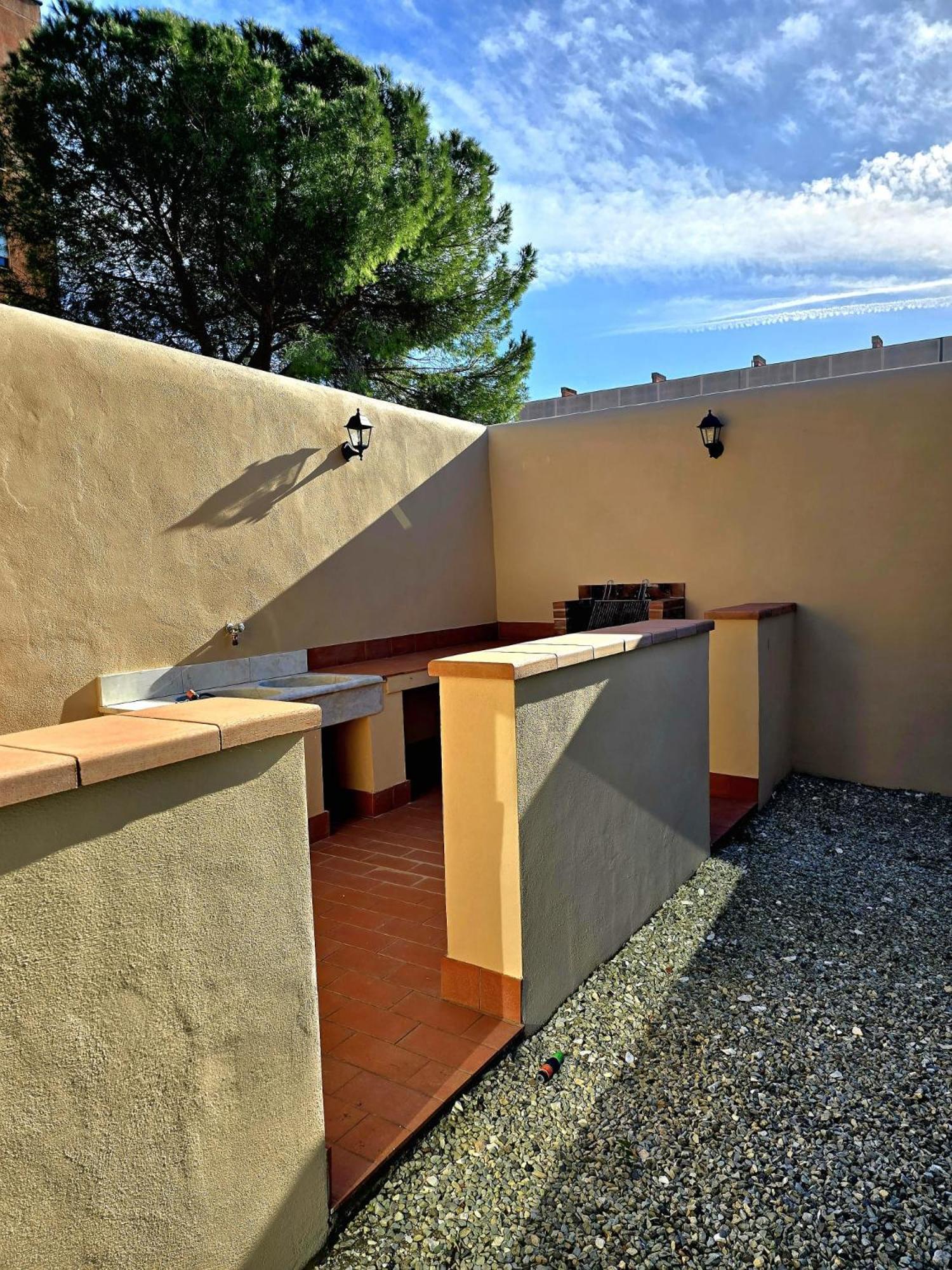 La Villa Apartments Tinaia - Excellent For Sardegna & Corsica - 6-8 Beds - Private Parking Included With Camera Livorno Exterior foto