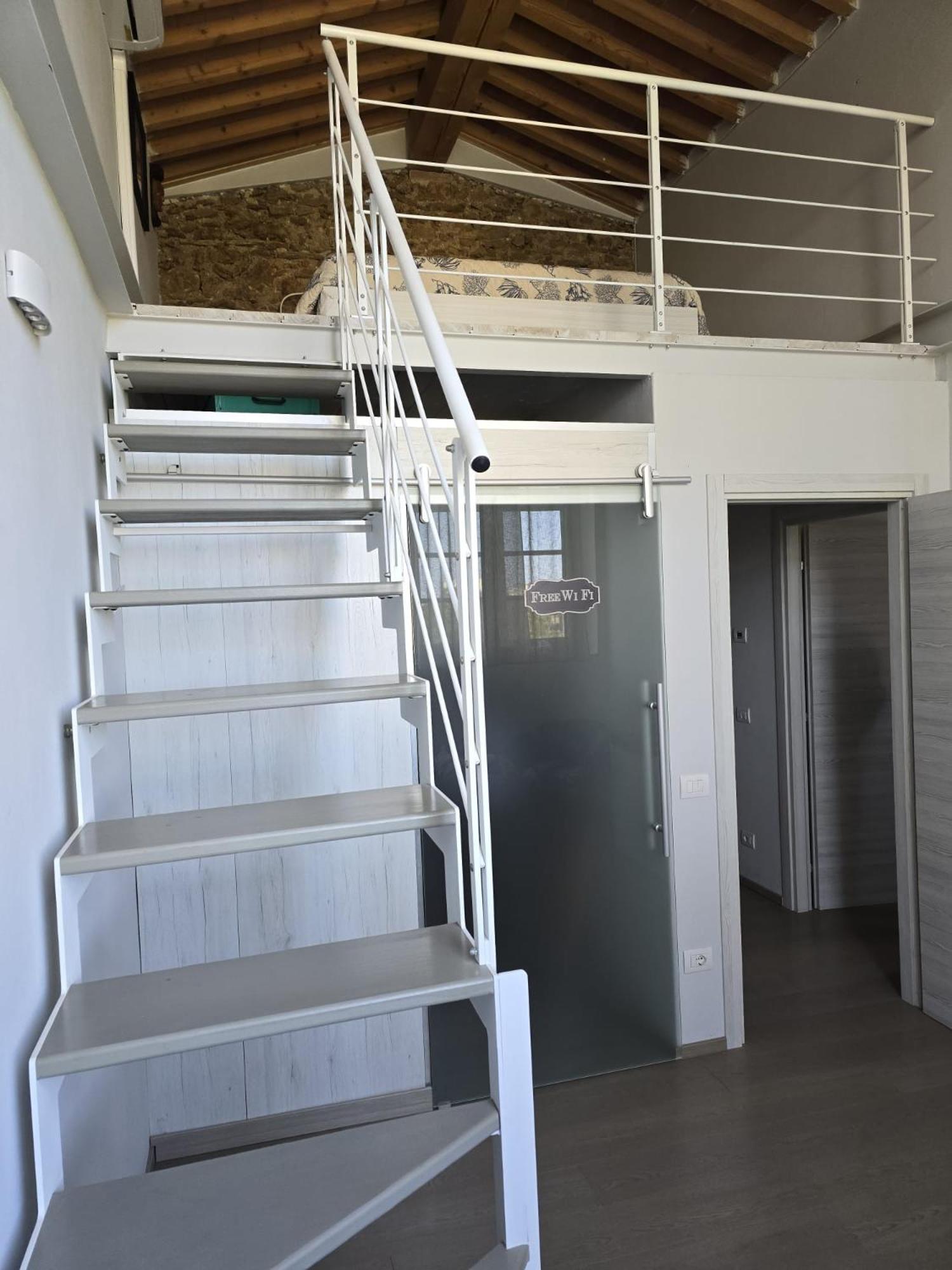 La Villa Apartments Tinaia - Excellent For Sardegna & Corsica - 6-8 Beds - Private Parking Included With Camera Livorno Exterior foto
